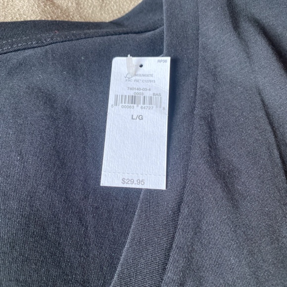 Organic cotton V-neck t shirt - Picture 3 of 3